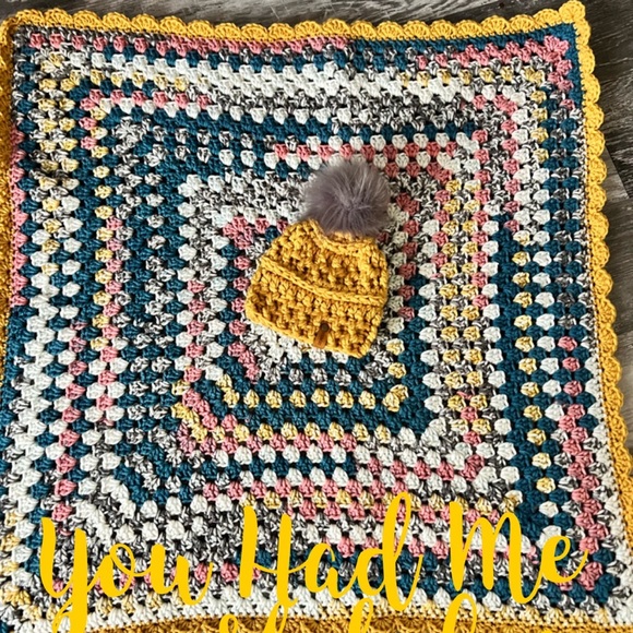 Handmade crocheted baby blanket with matching baby hat Acrylic yarn. - Picture 2 of 2